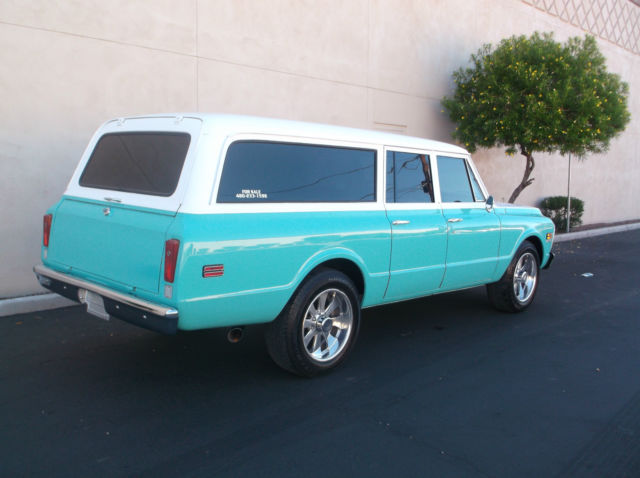 1970 teal/white Chevrolet Suburban