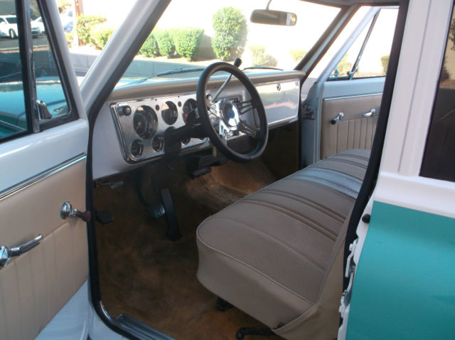 1970 teal/white Chevrolet Suburban