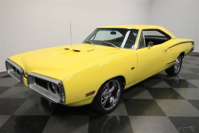 1970 Yellow Dodge Coronet