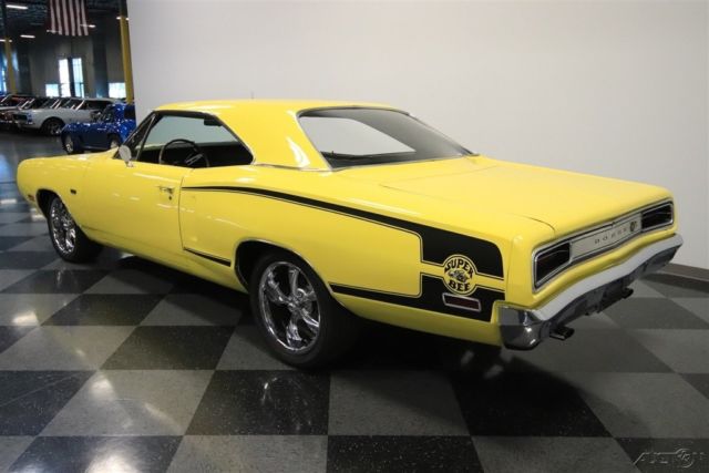 1970 Yellow Dodge Coronet