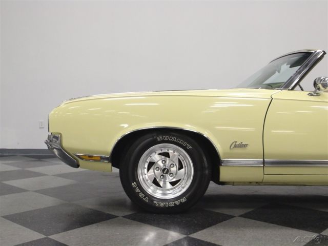 1970 Tan Oldsmobile Cutlass