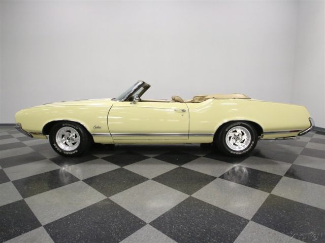 1970 Tan Oldsmobile Cutlass