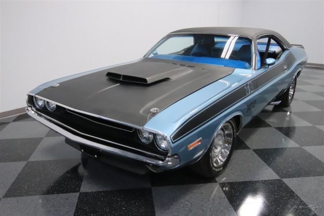 1970 Blue Dodge Challenger