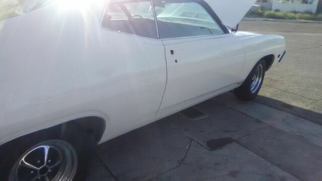 1970 Yellow Ford Torino Coupe