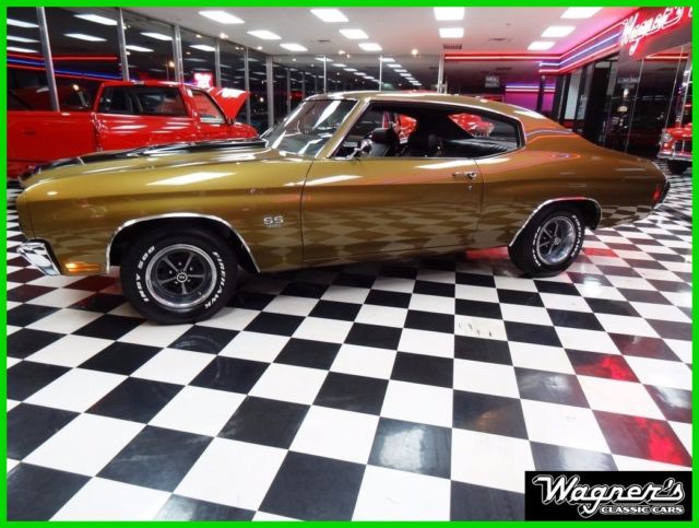 1970 Gold Chevrolet Chevelle Coupe