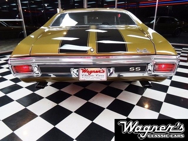1970 Gold Chevrolet Chevelle Coupe