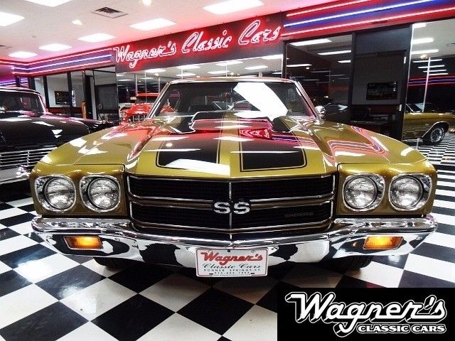 1970 Gold Chevrolet Chevelle Coupe