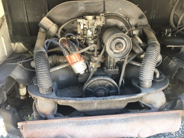 1970 White Volkswagen Bus/Vanagon