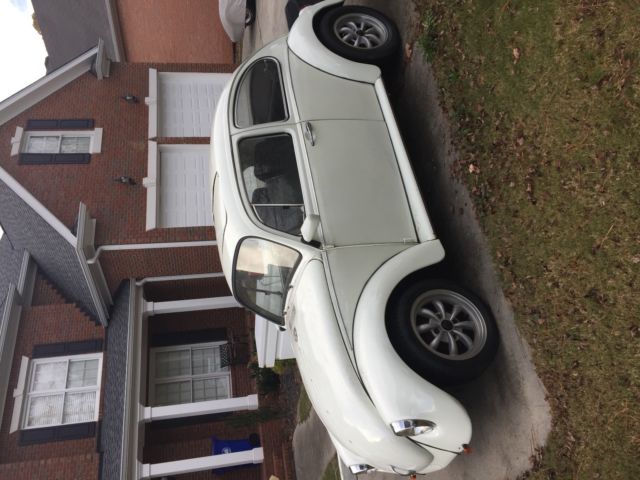 1970 White Volkswagen Beetle - Classic Coupe