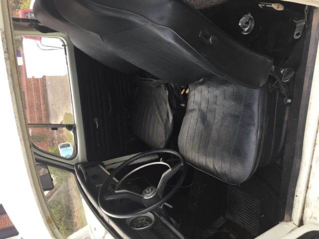 1970 White Volkswagen Beetle - Classic Coupe