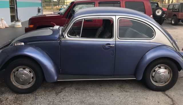 1970 two tone Volkswagen Beetle - Classic Coupe