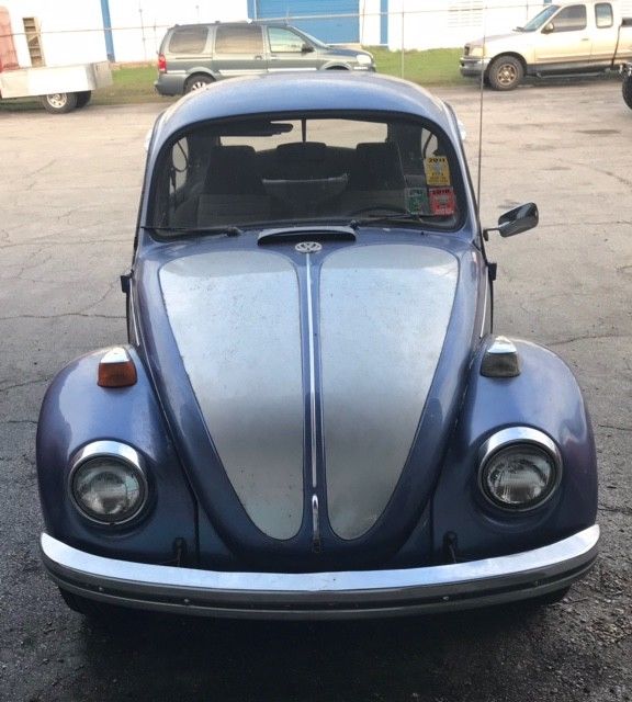 1970 two tone Volkswagen Beetle - Classic Coupe