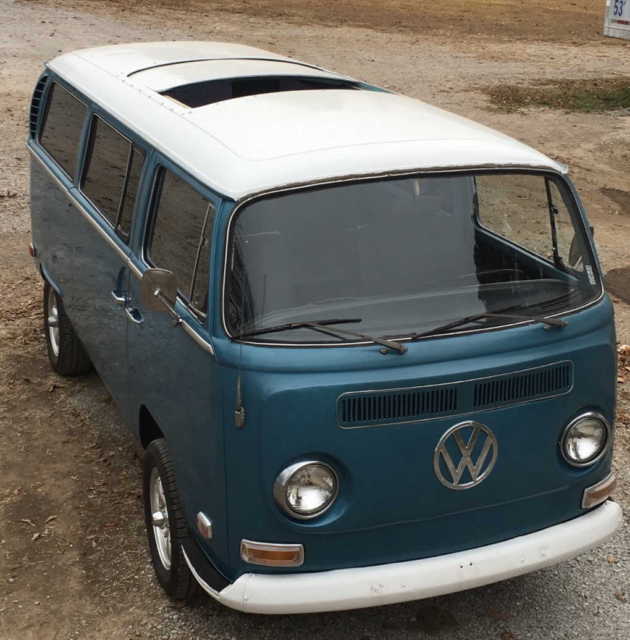 1970 Blue Volkswagen Bus/Vanagon Standard Passenger Van