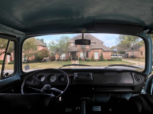1970 Blue Volkswagen Bus/Vanagon Standard Passenger Van