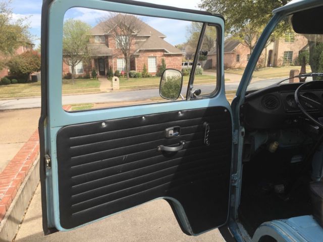 1970 Blue Volkswagen Bus/Vanagon Standard Passenger Van