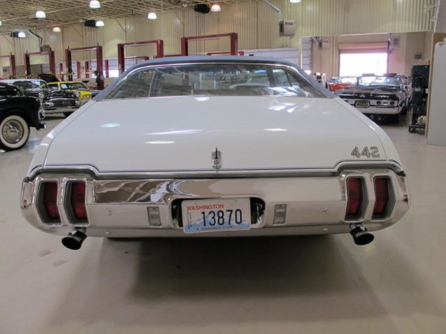 1970 White Oldsmobile Cutlass