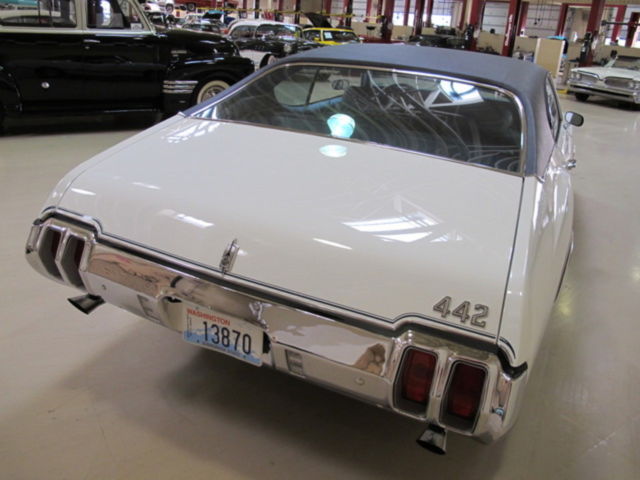 1970 White Oldsmobile Cutlass