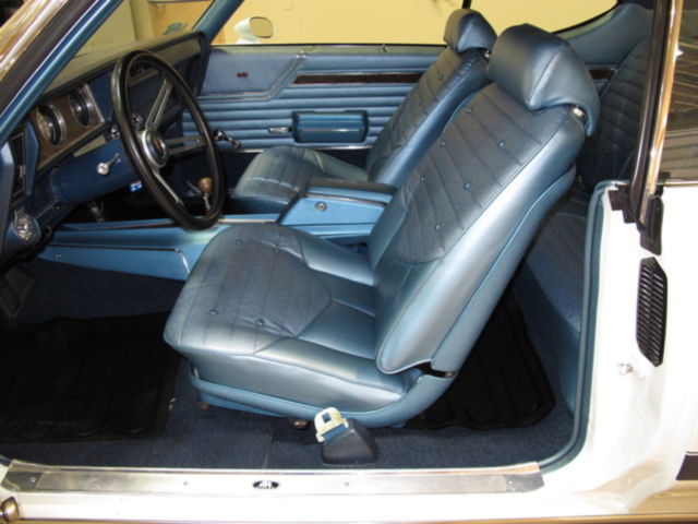 1970 White Oldsmobile Cutlass