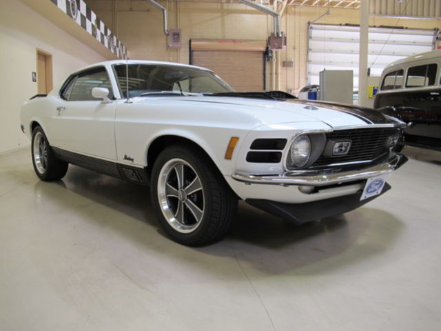 1970 White Ford Mustang