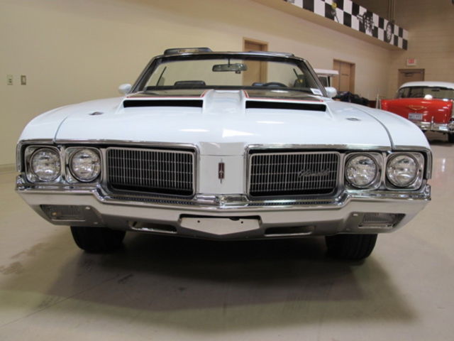 1970 White Oldsmobile Cutlass