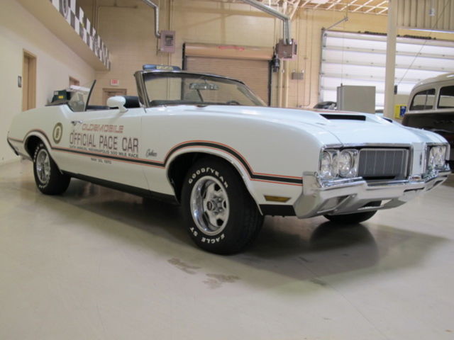 1970 White Oldsmobile Cutlass