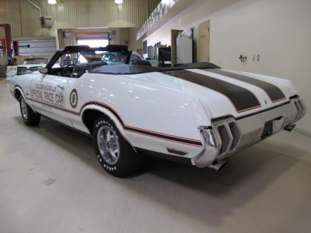 1970 White Oldsmobile Cutlass
