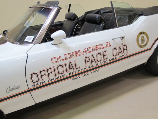 1970 White Oldsmobile Cutlass