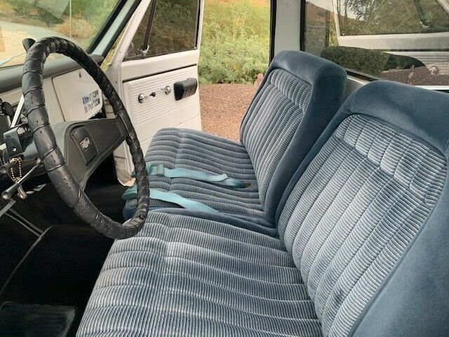 1970 White Chevrolet C-10