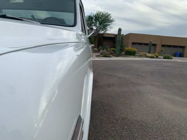 1970 White Chevrolet C-10