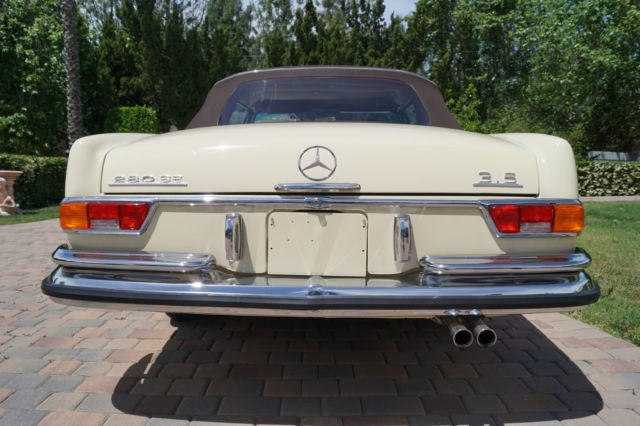 1971 Light Ivory  Mercedes-Benz 200-Series Convertible