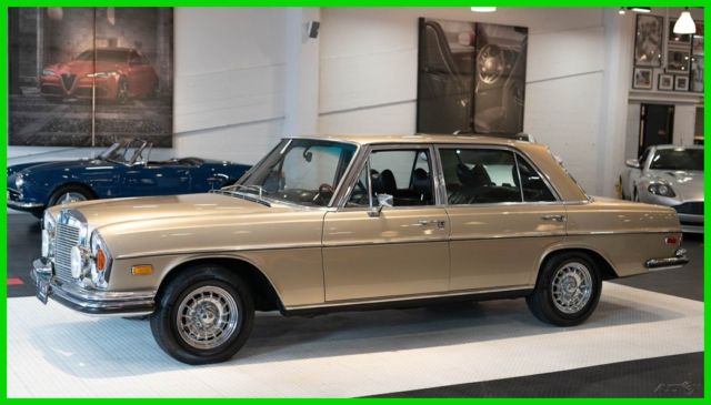 1971 Tan Mercedes-Benz 300-Series Sedan