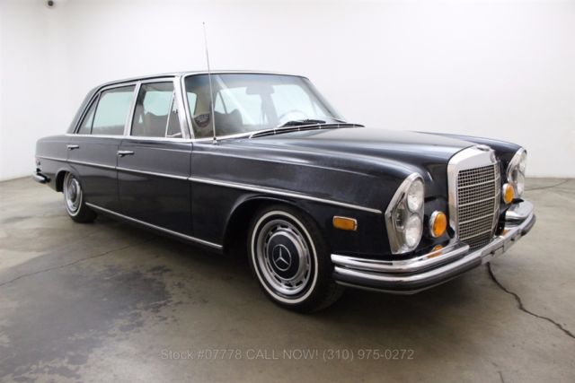 1971 Blue Mercedes-Benz 300-Series