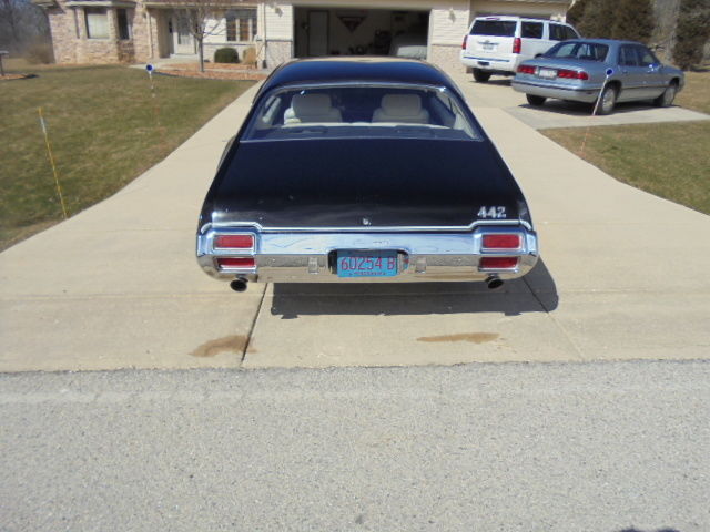 1971 black Oldsmobile 442 Coupe