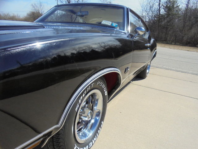 1971 black Oldsmobile 442 Coupe