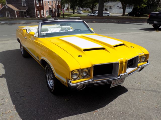 1971 Yellow Oldsmobile 442 Convertible