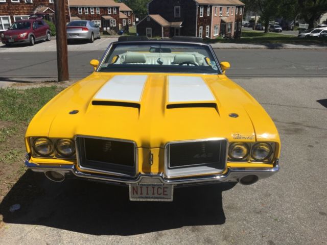 1971 Yellow Oldsmobile 442 Convertible
