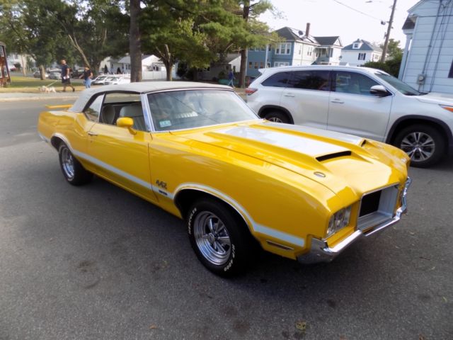 1971 Yellow Oldsmobile 442 Convertible