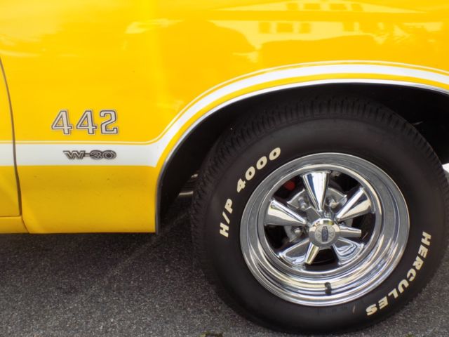 1971 Yellow Oldsmobile 442 Convertible