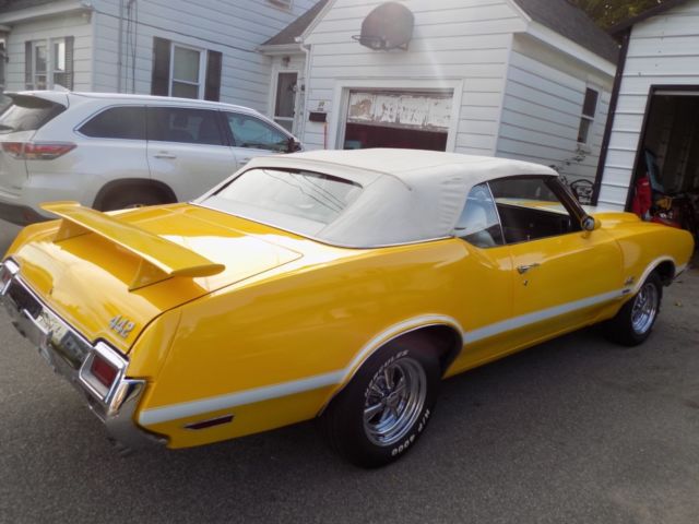 1971 Yellow Oldsmobile 442 Convertible