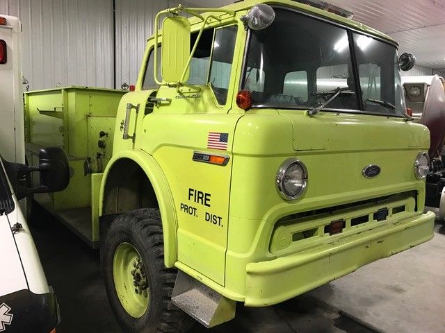 1971 Green Ford 4WD cabover fire truck