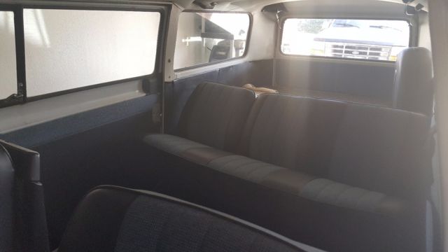 1971 gray Volkswagen Bus/Vanagon