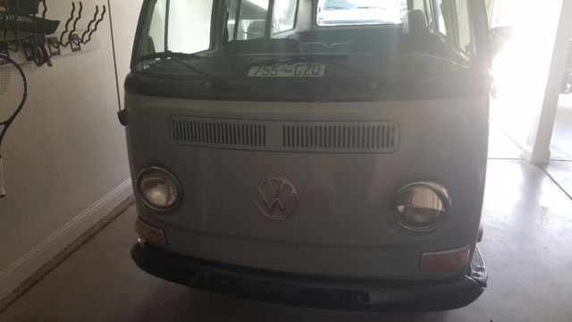 1971 gray Volkswagen Bus/Vanagon