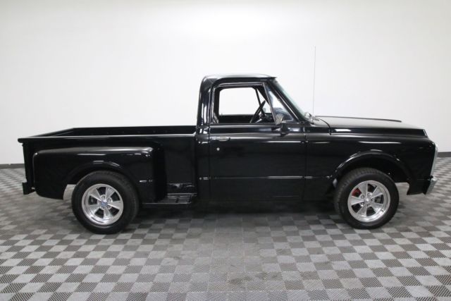 1971 Black Chevrolet C10