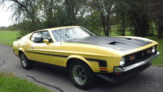 1971 Yellow Ford Mustang Fastback