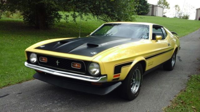 1971 Yellow Ford Mustang Fastback