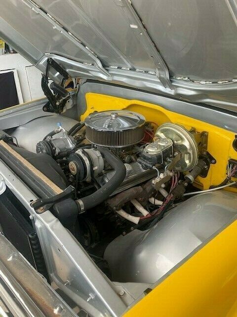 1971 Yellow Chevrolet C-10 Standard Cab Pickup