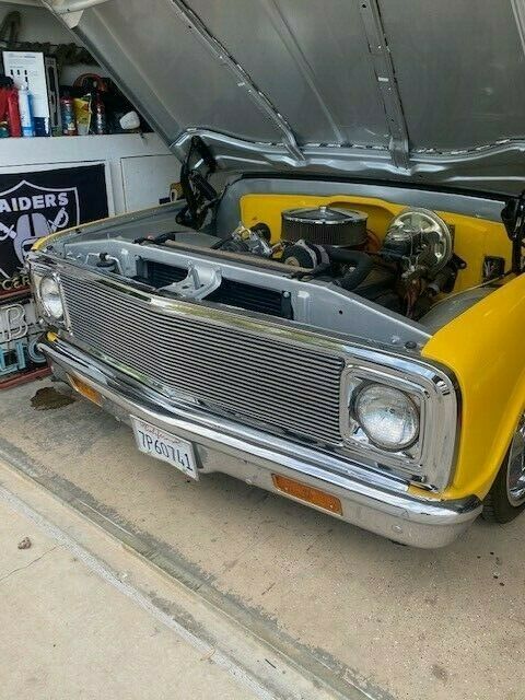 1971 Yellow Chevrolet C-10 Standard Cab Pickup