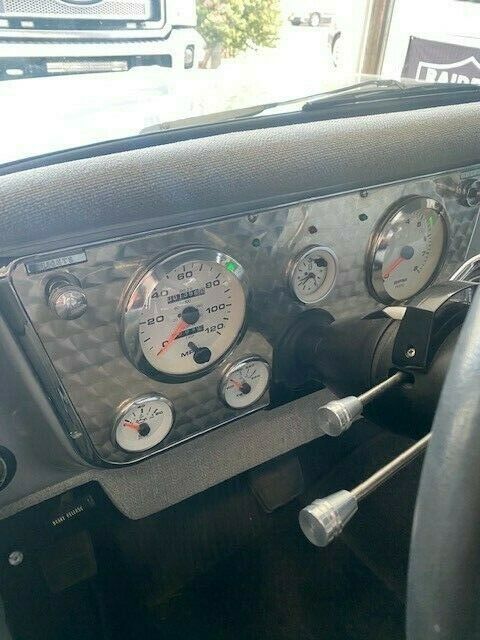 1971 Yellow Chevrolet C-10 Standard Cab Pickup