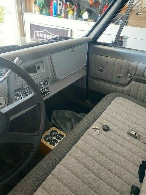 1971 Yellow Chevrolet C-10 Standard Cab Pickup