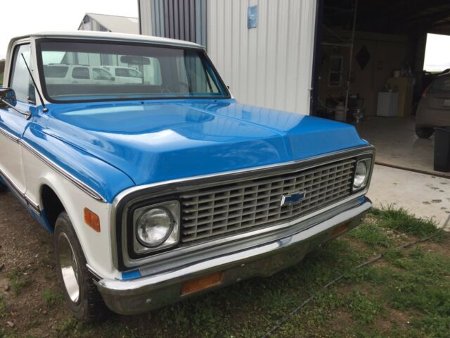1971 2 Tone Blue & White Chevrolet C-10